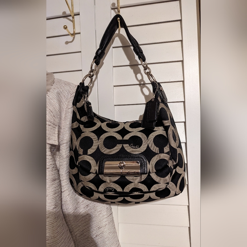 EUC Coach Hobo style bag purse Black and Gray monogram beautiful!! Like new